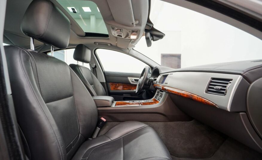 Jaguar XF