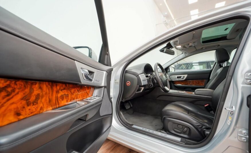 Jaguar XF